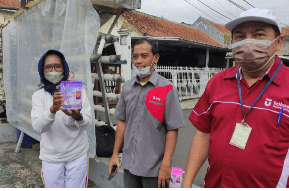 Penyuluhan Penggunaan Water Ionizer Penghasil Air Hidrogen, Air Alkali Dan Air Asam Untuk Meningkatkan Kesehatan Masyarakat Rt 06 Rw 08 Kel. Sukaluyu, Kec. Cibeunying Kaler, Kota Bandung