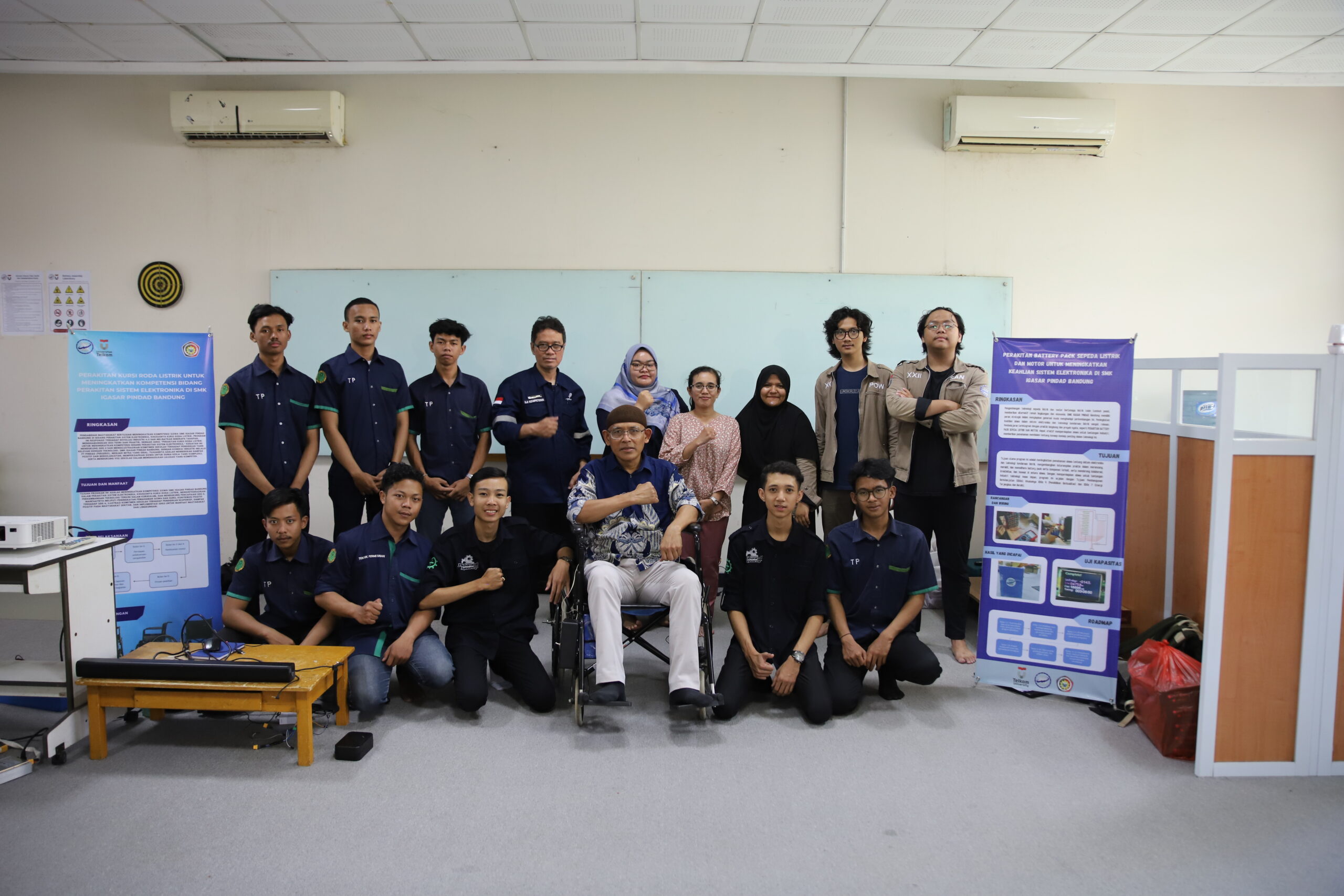 PERAKITAN KURSI RODA LISTRIK UNTUK MENINGKATKAN KOMPETENSI BIDANG PERAKITAN SISTEM ELEKTRONIKA DI SMK IGASAR PINDAD BANDUNG