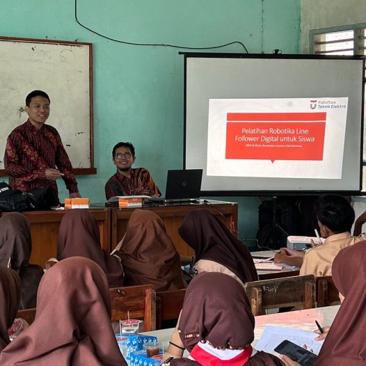 Pengembangan Kit Robotika yang Low Cost untuk Salah Satu Sekolah Menengah Atas di Desa Arjasari,Kab.Bandung